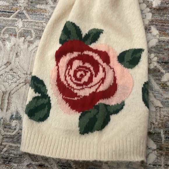 ❌ SOLD ❌ Red Rose Detail Cropped Sweater with Flared Sleeves - Picture 3 of 4